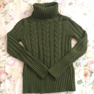 Ann Taylor forest green cable knit turtleneck XS.